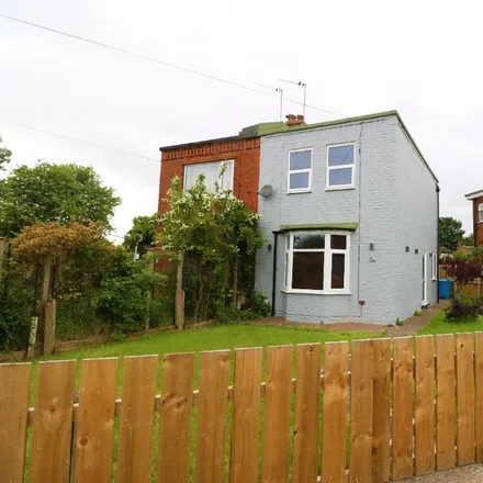 Rent this 3 bed duplex on Cradley Road in Hull, HU5 5SL