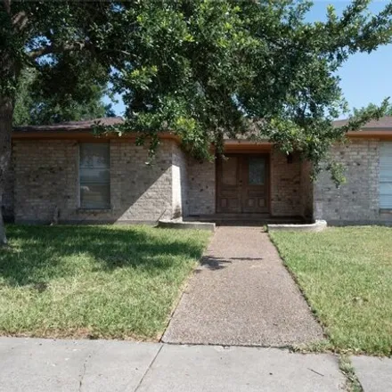 Buy this 3 bed house on 2006 Memorial Pkwy in Portland, Texas