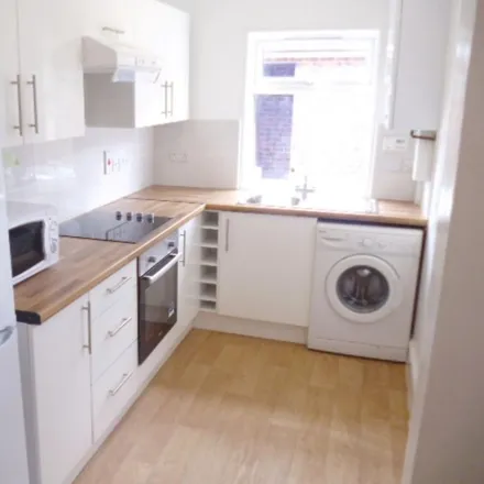 Rent this 4 bed townhouse on Kettle Black in 301 Ecclesall Road, Sheffield
