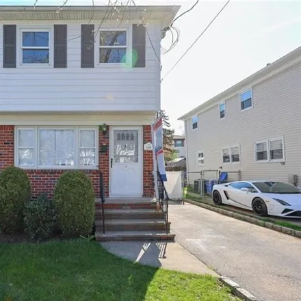 Buy this 3 bed house on 559 Oder Ave in New York, 10304