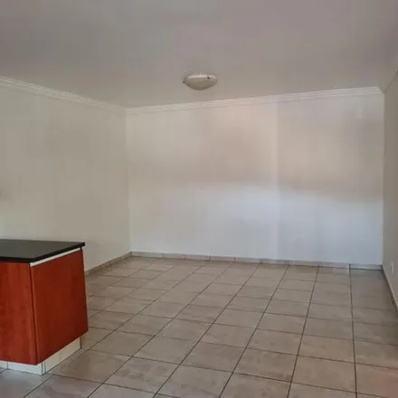Image 3 - M1, Braamfontein, Johannesburg, 2001, South Africa - Apartment for rent