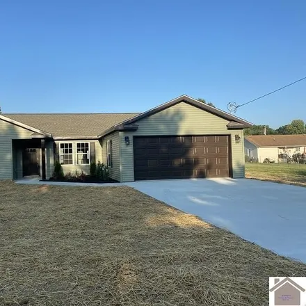 Buy this 3 bed house on 300 Parkway Drive in Mayfield, KY 42066