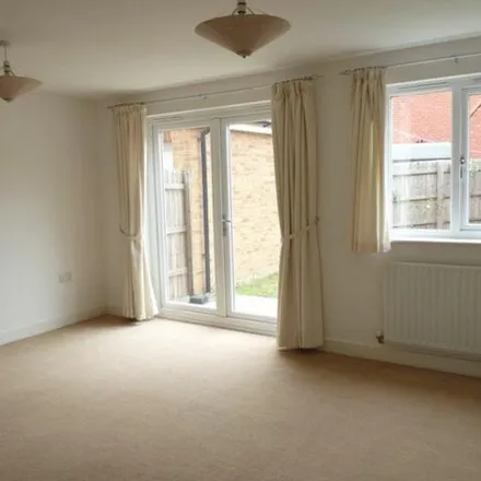 Image 4 - Oxford Gardens, Trowbridge, BA14 7GY, United Kingdom - Townhouse for rent