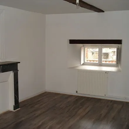 Rent this 3 bed apartment on 4 Quai Victor Hugo in 85200 Fontenay-le-Comte, France