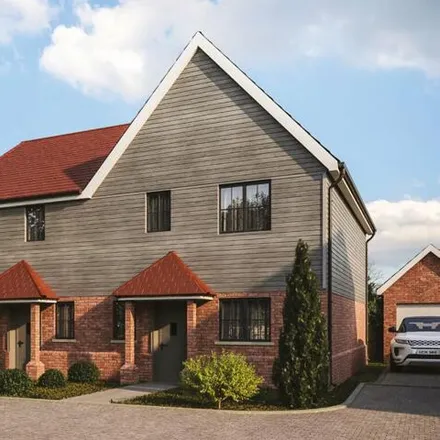 Buy this 3 bed duplex on Great Groves in Goffs Oak, EN7 6SX