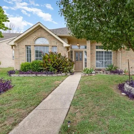 Buy this 3 bed house on 207 Meandering Way in Glenn Heights, Texas