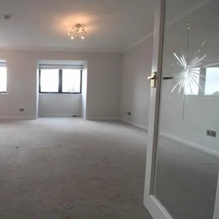 Image 4 - Maxton Grove, Barrhead, G78 1HD, United Kingdom - Apartment for rent