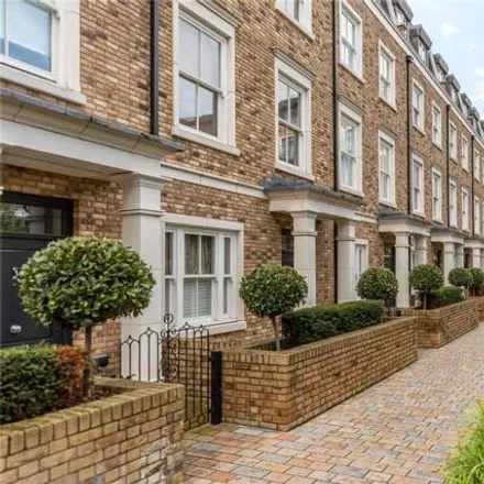 Buy this 5 bed townhouse on Palladian Gardens in Londres, London