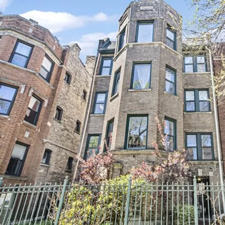 Buy this 3 bed condo on 7716 North Marshfield Avenue in Chicago, IL 60626