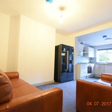 Rent this 5 bed apartment on 144 Lodge Hill Road in Selly Oak, B29 6NW