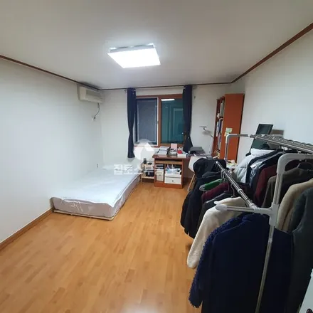 Rent this studio apartment on 서울특별시 관악구 봉천동 876-14