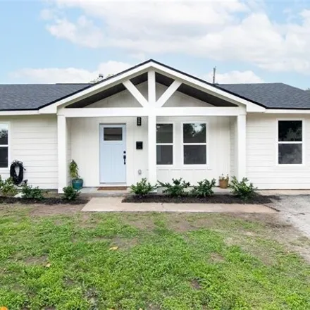 Buy this 3 bed house on Nick's Drive Inn in 55 Berry Road, Houston