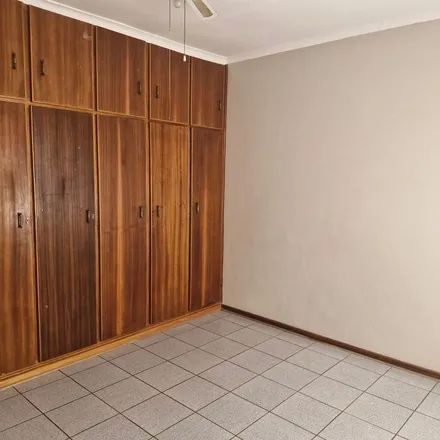 Image 2 - 3rd Avenue, Oosterville, Upington, 8801, South Africa - Apartment for rent