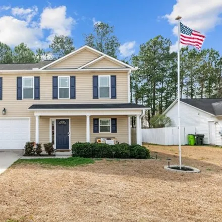 Rent this 3 bed house on 288 Fairmount Way in New Bern, NC 28562