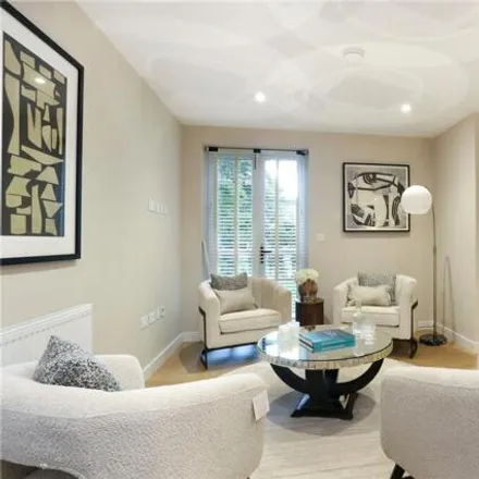 Image 2 - Cullesden Road, London, CR8 5LD, United Kingdom - Apartment for sale