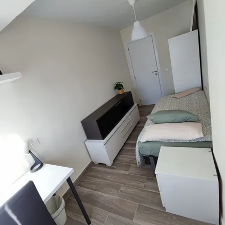 Rent this 1 bed apartment on Calle de El Huésped del Sevillano in 11, 28041 Madrid