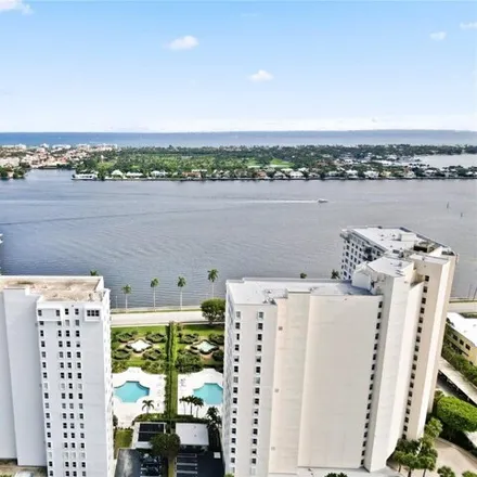 Buy this 2 bed condo on 1900 Coconut Lane in West Palm Beach, FL 33401