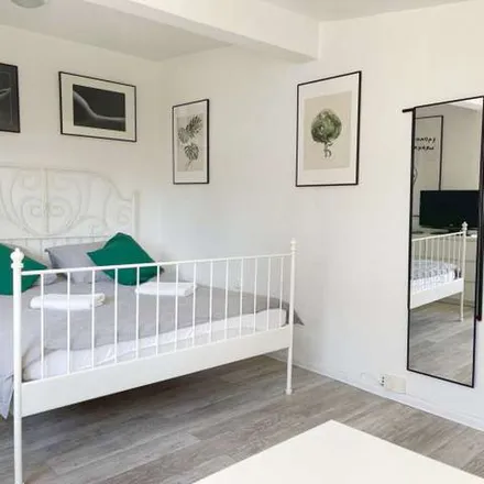 Rent this 1 bed apartment on Alfonsa Chmielewskiego 3 in 81-721 Sopot, Poland