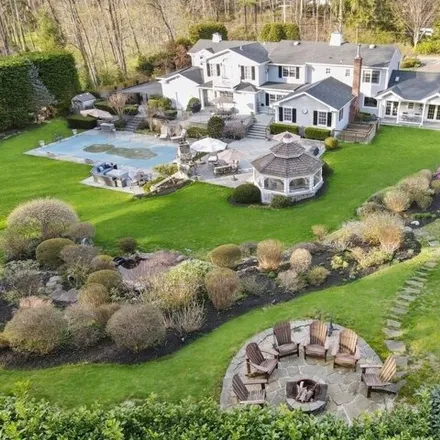 Buy this 6 bed house on 9 Lewis Lane in Locust Valley, Oyster Bay