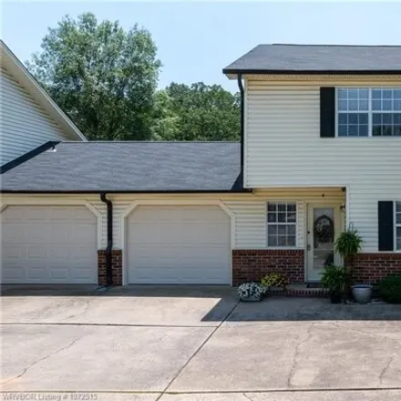 Image 2 - 2547 Brooken Hill Drive, Fort Smith, AR 72908, USA - Condo for sale