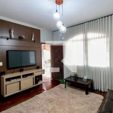 Buy this 3 bed house on Rua Itajaí in Regional Noroeste, Belo Horizonte - MG