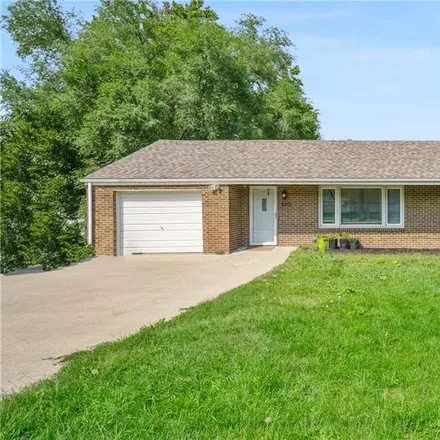Buy this 4 bed house on 805 Payton Avenue in Des Moines, IA 50315