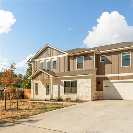 Buy this 6 bed house on 642 Timber Street in College Station, TX 77840
