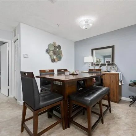 Image 4 - 241 Afton Square, Forest City, Altamonte Springs, FL 32714, USA - Condo for sale