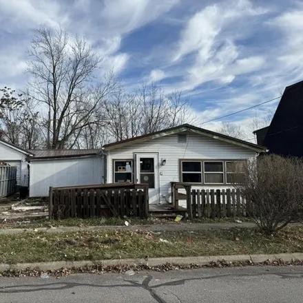 Buy this 3 bed house on 486 Scranton Avenue in Marion, OH 43302