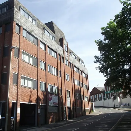 Rent this 2 bed apartment on Rumbow in Halesowen, B63 3HU