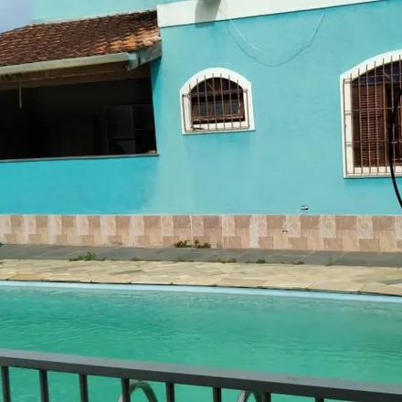 Buy this 6 bed house on Rua Tocantins in Massaguaçú, Caraguatatuba - SP