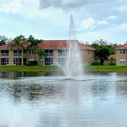 Buy this 3 bed condo on 6796 Huntington Lakes Circle in Collier County, FL 34119