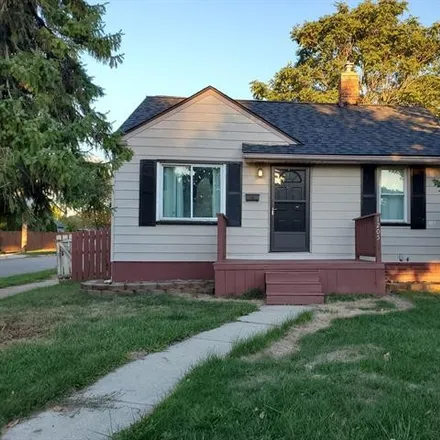 Buy this 2 bed house on 8th Street in Wyandotte, MI 48192