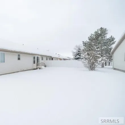 Image 6 - 3794 Meadowbrook Circle, Ammon, ID 83406, USA - Townhouse for sale