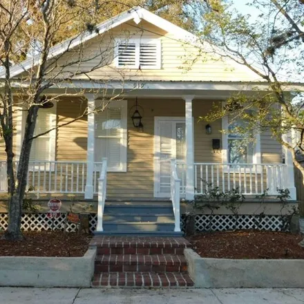 Buy this 3 bed house on 959 Mayflower Street in Baton Rouge, LA 70802