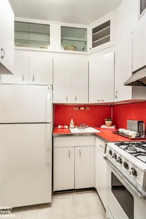 Image 4 - 110 EAST 57TH STREET 17D in New York - Apartment for sale