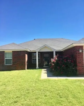 Rent this 3 bed house on 1071 Oakridge Avenue in Lubbock, TX 79416