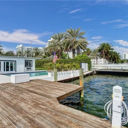 Image 9 - 7821 Beach View Drive, North Bay Village, Miami-Dade County, FL 33141, USA - House for sale