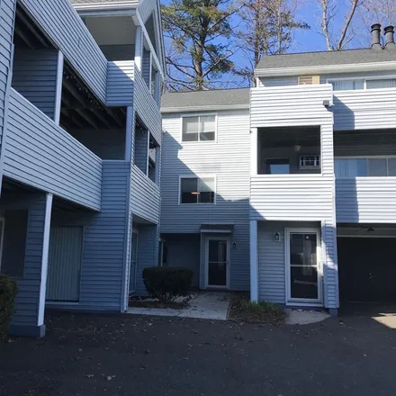 Image 1 - 1 Beaver Brook Road, Beaverbrook, Danbury, CT 06810, USA - Townhouse for rent