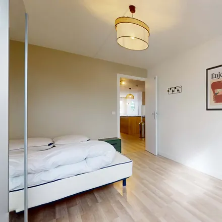Rent this 5 bed room on 12 Allée de la Noiseraie in 93160 Noisy-le-Grand, France