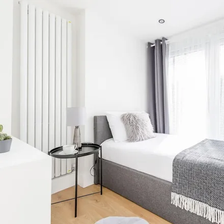 Image 5 - London, E7 8BX, United Kingdom - Apartment for rent