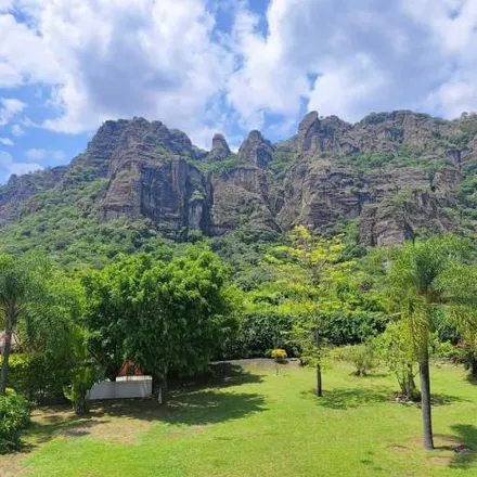 Rent this studio house on Camino Real a Santo Domingo Ocotitlán in 62520 Tepoztlán, MOR