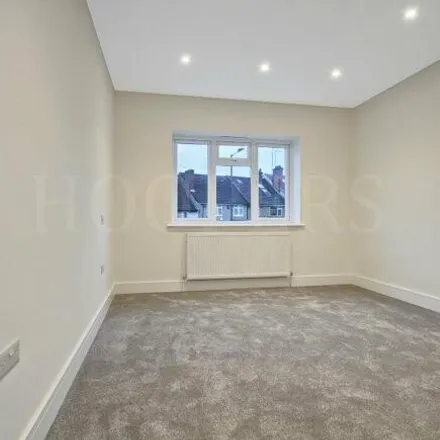 Image 9 - Brook Road, London, NW2 7BJ, United Kingdom - House for rent