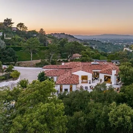 Image 1 - 3164 Coldwater Canyon Avenue, Los Angeles, CA 91604, USA - House for sale