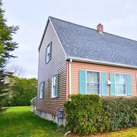 Buy this 3 bed house on 5 Brunswick Terrace in Gardiner, ME 04345