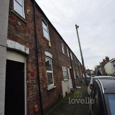 Buy this 3 bed townhouse on High Street in Gainsborough CP, DN21 1BH