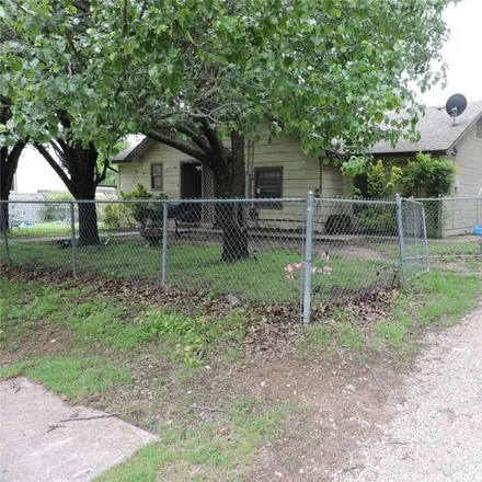 Buy this 3 bed house on 1262 South Rusk Street in Sherman, TX 75090