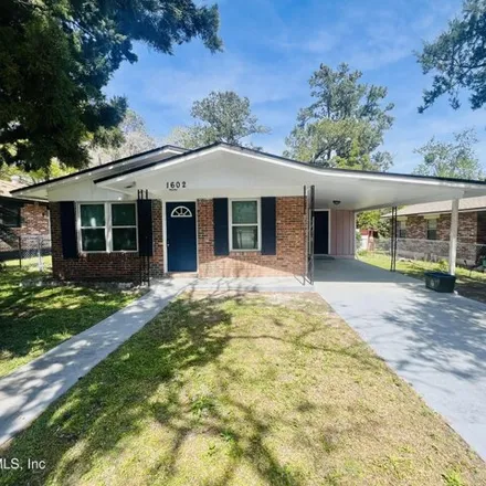 Rent this 3 bed house on 1606 Forbes Street in Green Cove Springs, Clay County