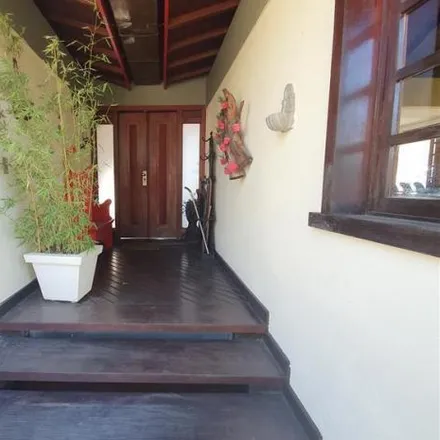 Buy this 5 bed house on Avenida Doutor Acúrcio Torres in Piratininga, Niterói - RJ