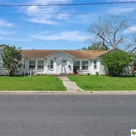 Buy this studio house on 1077 Mac Arthur Street in Victoria, TX 77901